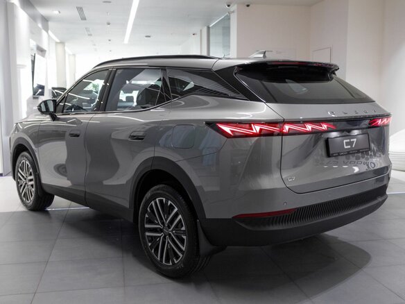 2026 Omoda C7, серебристый, 3099000 рублей - вид 2