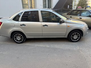 2013 Lada (ВАЗ) Granta I, серебристый, 500000 рублей, вид 4