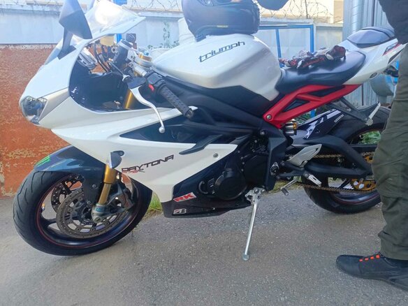 2010 Triumph Daytona 675, белый, 849000 рублей - вид 2