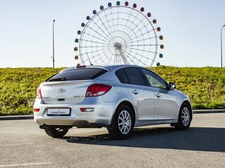 2012 Chevrolet Cruze I Рестайлинг, серебристый, 700000 рублей, вид 2