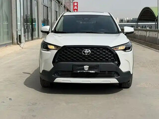 2023 Toyota Corolla Cross I, белый, 1740500 рублей, вид 1