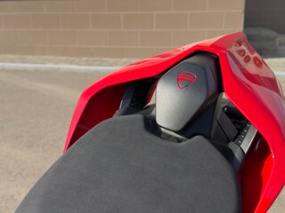 2018 Ducati Panigale V4, красный, 1900000 рублей, вид 4