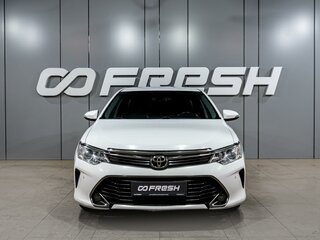 2015 Toyota Camry VII (XV50) Рестайлинг, белый, 1749000 рублей, вид 3