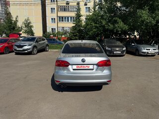 2013 Volkswagen Jetta VI, серебристый, 800000 рублей, вид 3