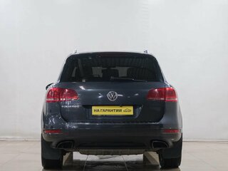2012 Volkswagen Touareg II, серый, 2379000 рублей, вид 5