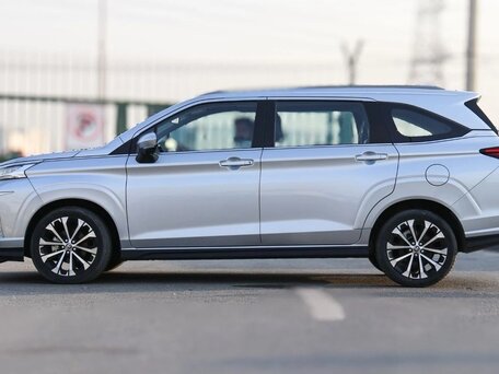 2023 Toyota Veloz, серебристый, 2250000 рублей, вид 4