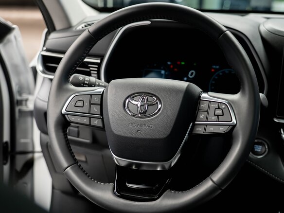 2025 Toyota Highlander IV (XU70), белый - вид 14