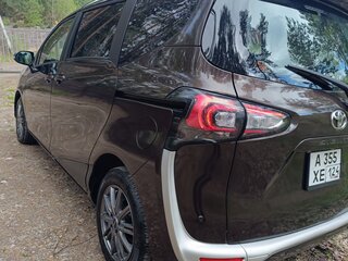 2020 Toyota Sienta II Рестайлинг, коричневый, 1450000 рублей, вид 4