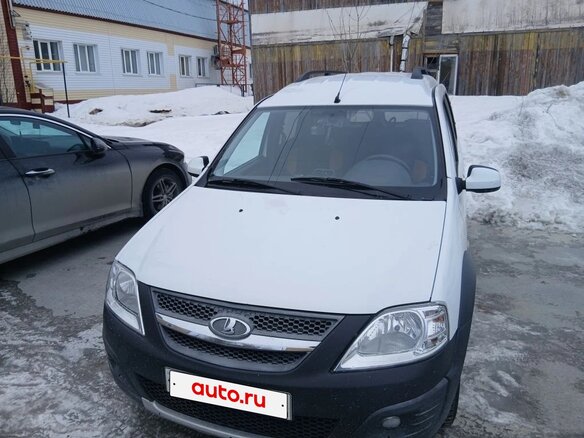 2018 Lada (ВАЗ) Largus Cross I, белый, 900000 рублей