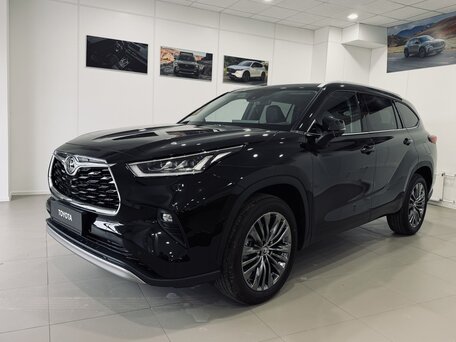 Toyota Highlander IV (XU70)