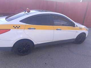 2016 Hyundai Solaris I Рестайлинг, белый, 700000 рублей, вид 3