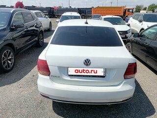 2018 Volkswagen Polo V Рестайлинг, белый, 657000 рублей, вид 4