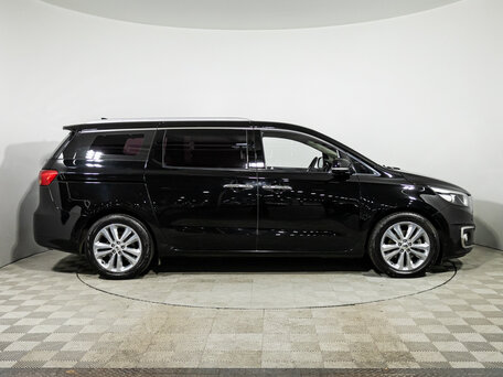 2017 Kia Carnival III, чёрный, 2269585 рублей, вид 4