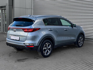 2021 Kia Sportage IV Рестайлинг, серый, 2930000 рублей, вид 4