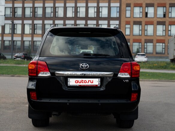 2014 Toyota Land Cruiser 200 Series Рестайлинг 1, чёрный, 4049999 рублей - вид 6