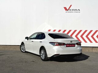 2019 Toyota Camry VIII (XV70), белый, 2870000 рублей, вид 3