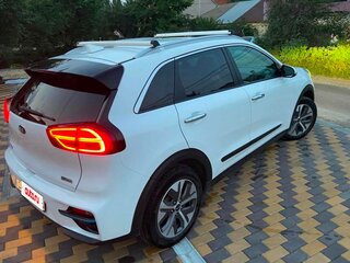 2021 Kia Niro I Рестайлинг, белый, 3299000 рублей, вид 5