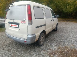 2000 Toyota Town Ace Noah III, белый, 490000 рублей, вид 5