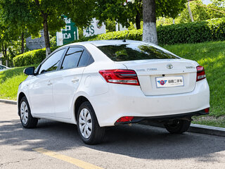 2022 Toyota Yaris L XP150 Рестайлинг, белый, 2250000 рублей, вид 4