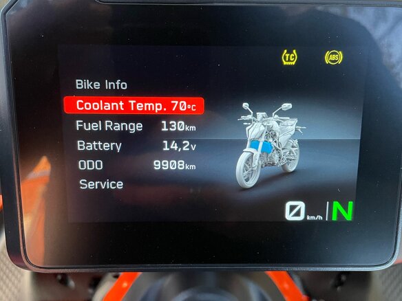 2024 KTM 390 Duke, золотистый, 555000 рублей - вид 4