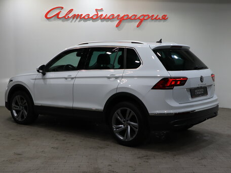 2021 Volkswagen Tiguan II Рестайлинг, белый, 2690000 рублей, вид 4