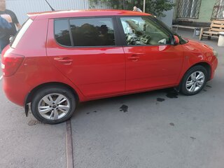 2013 Skoda Fabia II Рестайлинг, красный, 600000 рублей, вид 2