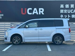 2022 Mitsubishi Delica D:5 I Рестайлинг, серебристый, 2650000 рублей, вид 3