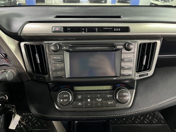 2015 Toyota RAV4 IV (XA40), коричневый, 1935000 рублей - вид 12