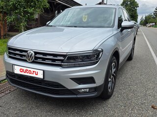 2018 Volkswagen Tiguan II, серебристый, 2400000 рублей, вид 1