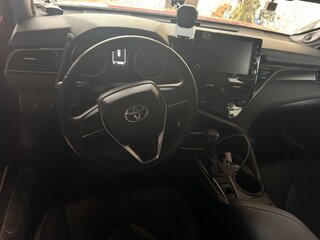 2021 Toyota Camry VIII (XV70) Рестайлинг, красный, 3570000 рублей, вид 5