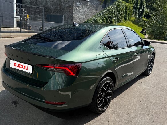 2022 Skoda Octavia IV (A8), зелёный, 2910000 рублей - вид 4