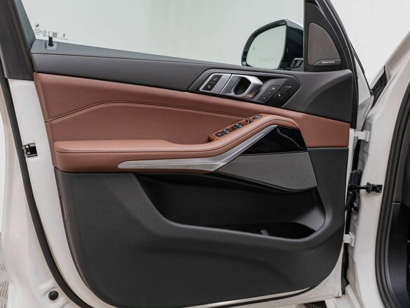 2025 BMW X5 40i IV (G05/G18) Рестайлинг, белый - вид 18