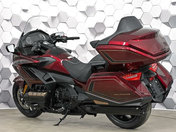 2025 Honda GL 1800 Gold Wing, красный - вид 7