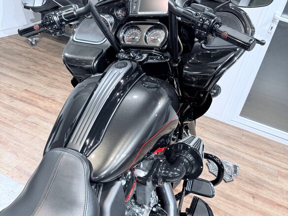 2018 Harley-Davidson CVO Road Glide, чёрный, 2499000 рублей - вид 15