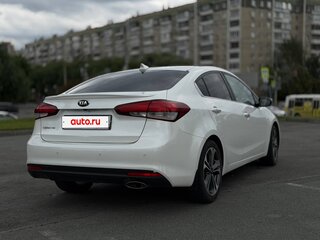 2018 Kia Cerato III Рестайлинг (Classic), белый, 1700000 рублей, вид 5