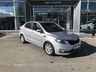 2015 Kia Rio III Рестайлинг, серебристый, 1072000 рублей, вид 3