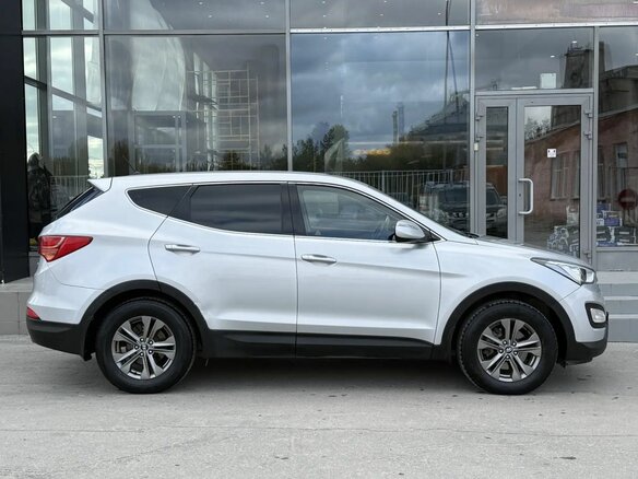 2013 Hyundai Santa Fe III, серебристый, 1560000 рублей - вид 3