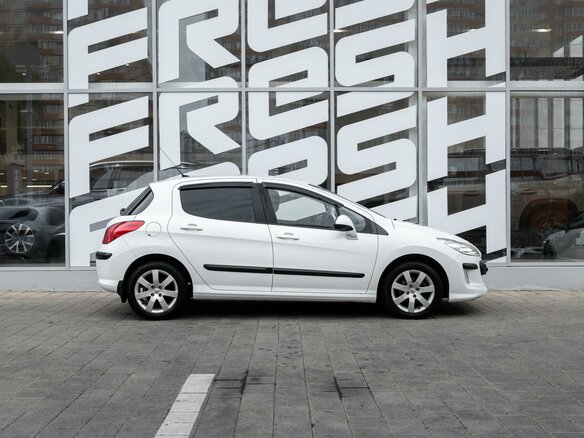 2011 Peugeot 308 I, белый, 419000 рублей - вид 4