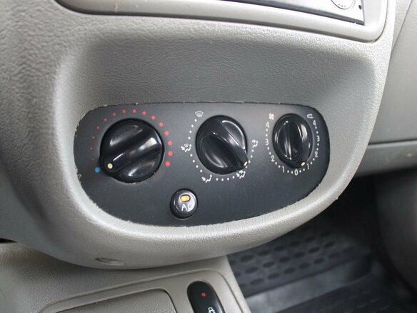 2004 Renault Symbol I Рестайлинг, зелёный, 129000 рублей - вид 6