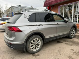 2021 Volkswagen Tiguan II Рестайлинг, серый, 4000000 рублей, вид 4