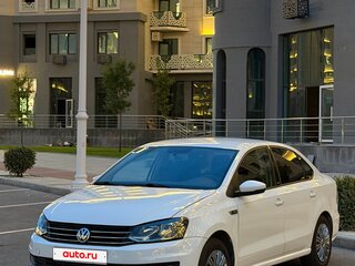 2016 Volkswagen Polo V Рестайлинг, белый, 700000 рублей, вид 2