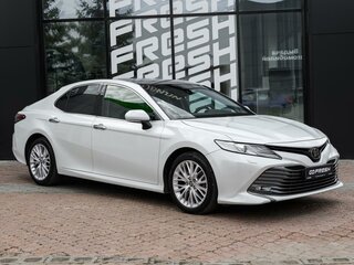 2019 Toyota Camry VIII (XV70), белый, 2835000 рублей, вид 1