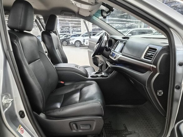 2014 Toyota Highlander III (XU50), серебристый, 2629000 рублей - вид 15