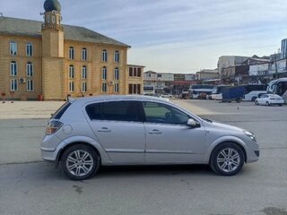 2008 Opel Astra H Рестайлинг, серебристый, 408000 рублей, вид 3