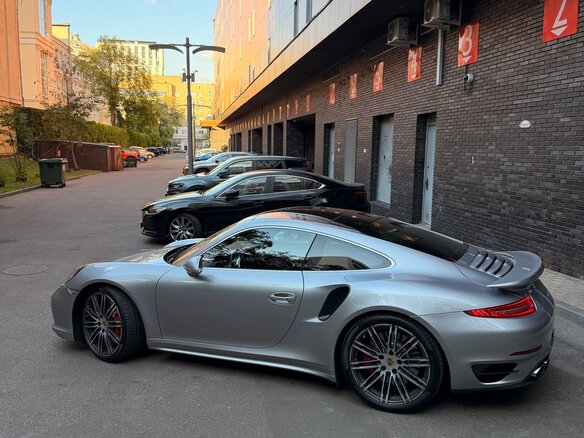 2015 Porsche 911 Turbo VII (991), серебристый, 11290000 рублей - вид 6