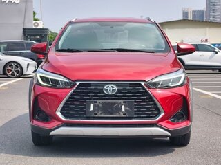 2023 Toyota Yaris L XP150 Рестайлинг, красный, 1110000 рублей, вид 2