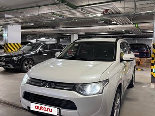 2013 Mitsubishi Outlander III, белый, 1200000 рублей, вид 2