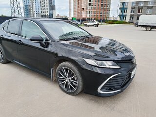 2021 Toyota Camry VIII (XV70) Рестайлинг, чёрный, 2300000 рублей, вид 3