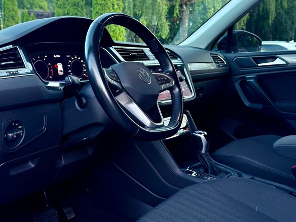 2022 Volkswagen Tiguan Allspace II Рестайлинг, белый - вид 20