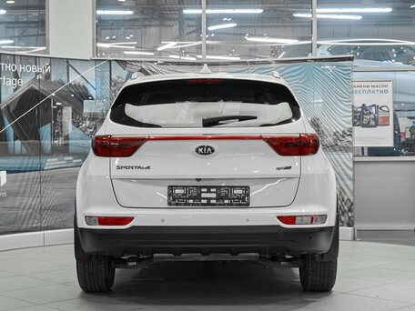 2017 Kia Sportage IV, белый, 1549000 рублей, вид 5